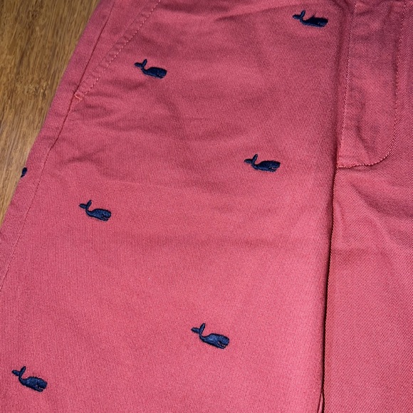 Crewcuts boys flat front faded red shorts with embroidered navy whales size 8 - Picture 2 of 5